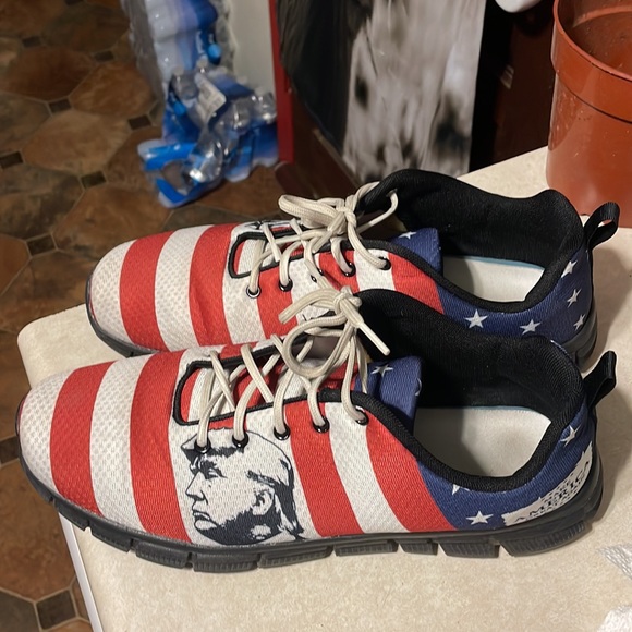 Size 13 trump tennis shoes. No real wear don’t fit any more had to go to a 14 - Picture 2 of 9